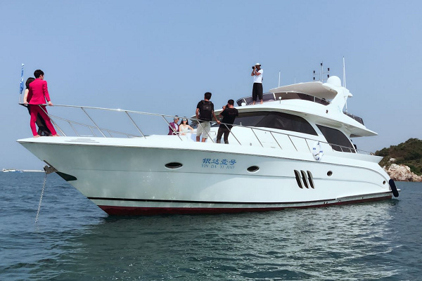 68英尺豪华游艇（银）