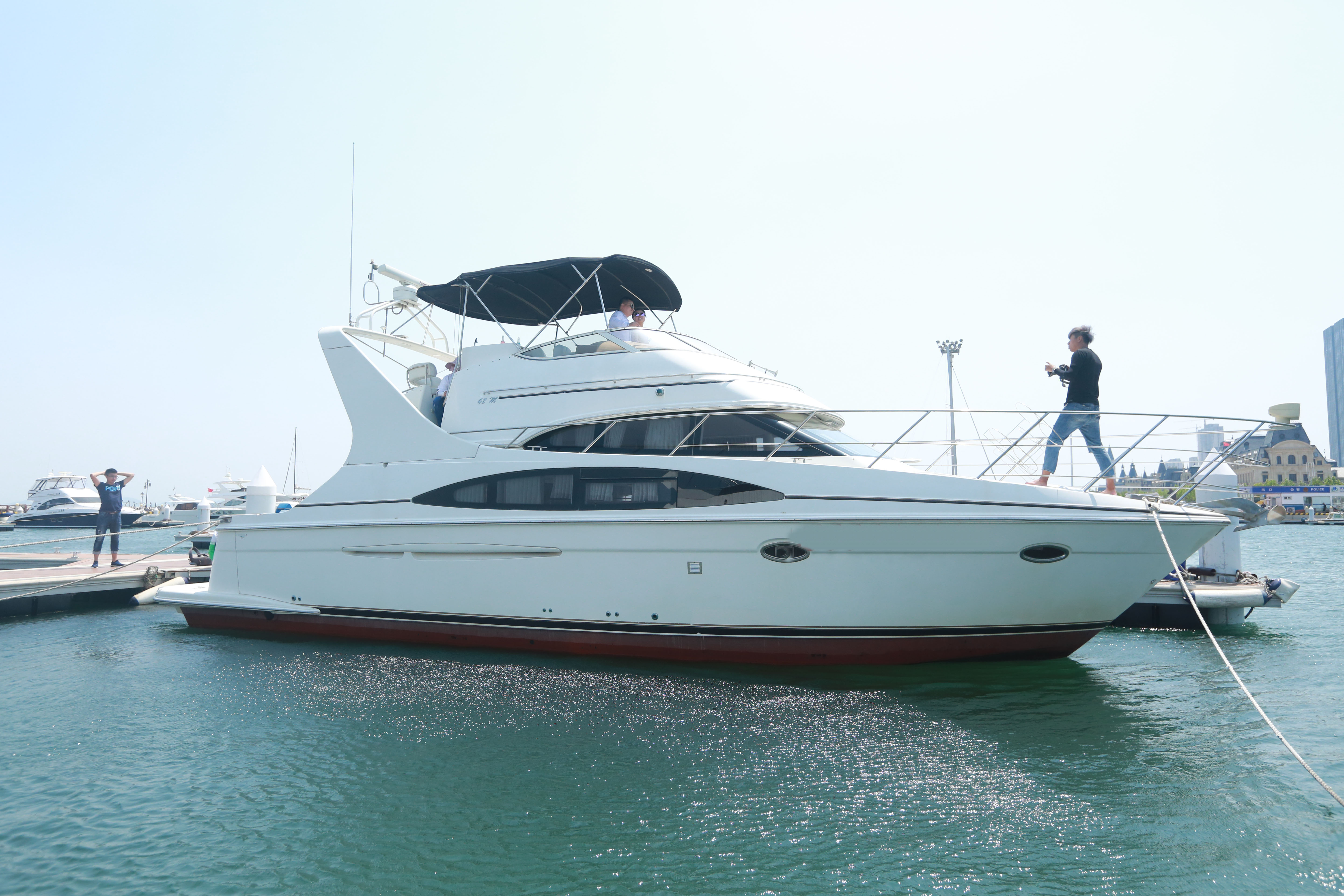 美国Carver 36飞桥游艇