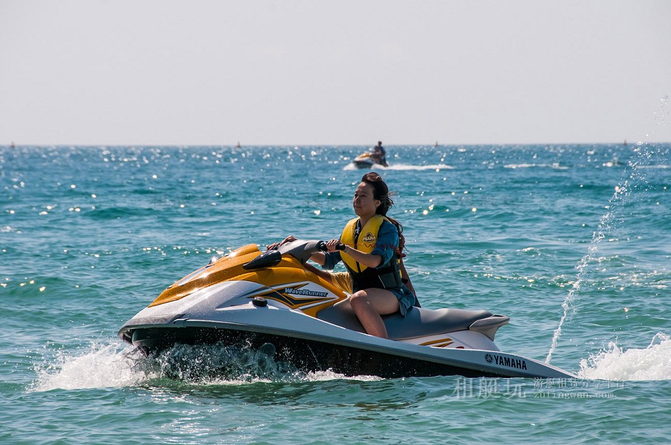 亞龍灣游艇會(huì)→太陽灣→百福灣→東排→西排→亞龍灣酒店群→亞龍灣游艇會(huì) 亞龍灣游艇會(huì)→太陽灣→百福灣→東排→西排→亞龍灣酒店群→亞龍灣游艇會(huì)