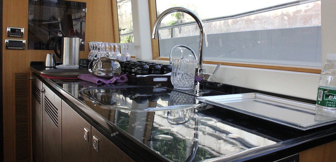 臺(tái)灣AVA 49豪華游艇 1