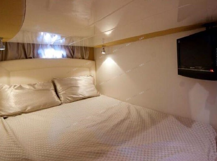 34英尺運(yùn)動(dòng)游艇 34英尺運(yùn)動(dòng)游艇