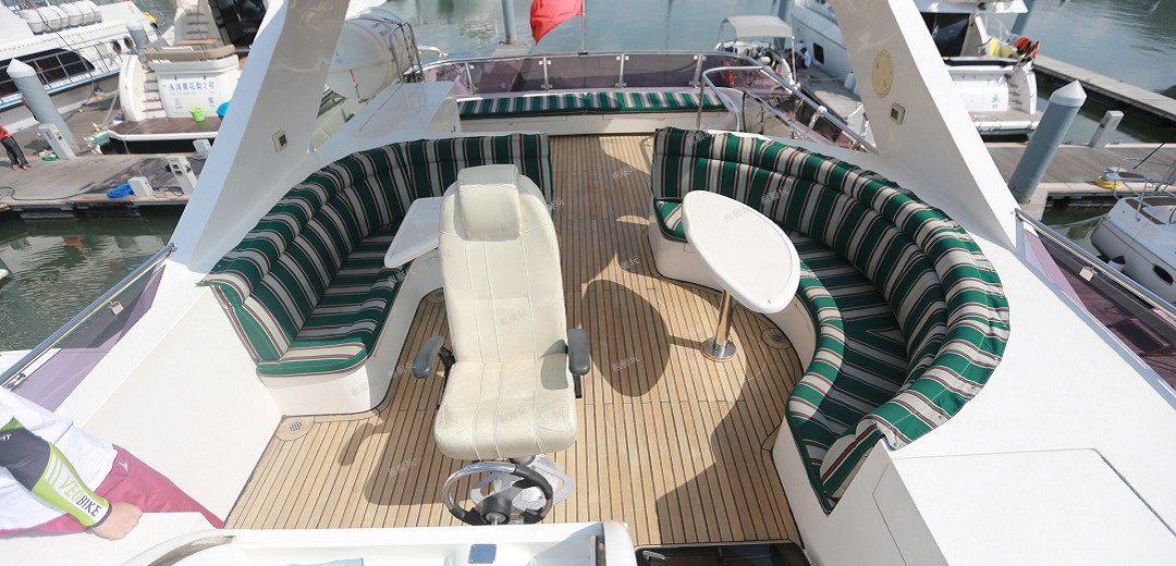 68英尺豪華游艇